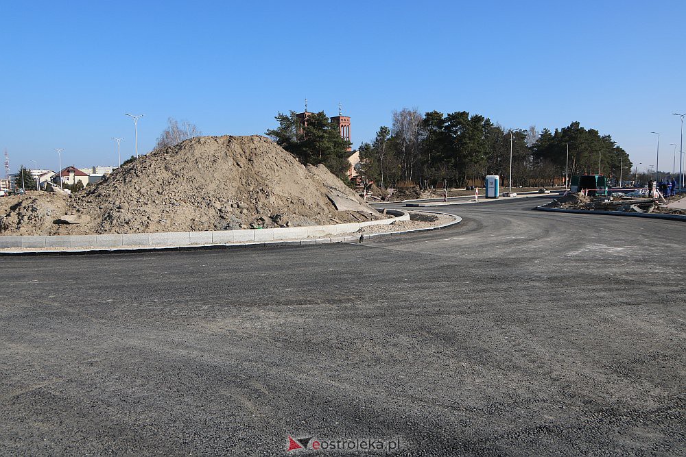 Na Goworowskiej kładą asfalt [25.03.2022] - zdjęcie #34 - eOstroleka.pl