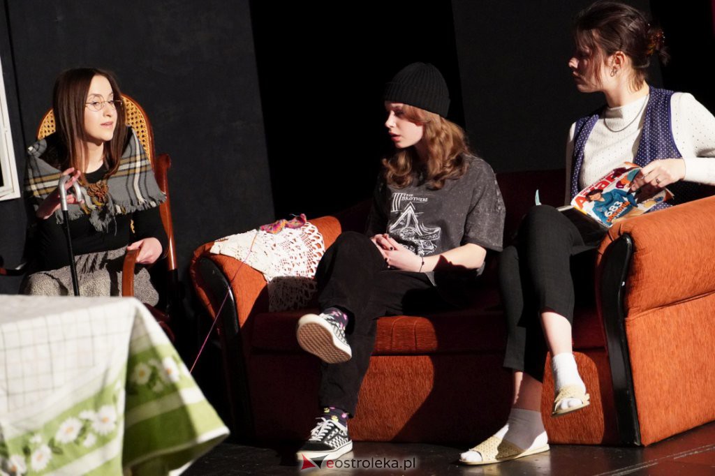 Ostrołęcka Wiosna Teatralna. Na początek Miedzy nami dobrze jest [27.03.2022] - zdjęcie #11 - eOstroleka.pl