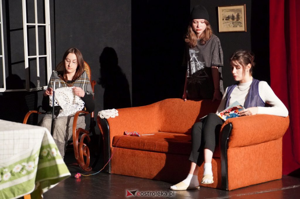 Ostrołęcka Wiosna Teatralna. Na początek Miedzy nami dobrze jest [27.03.2022] - zdjęcie #7 - eOstroleka.pl