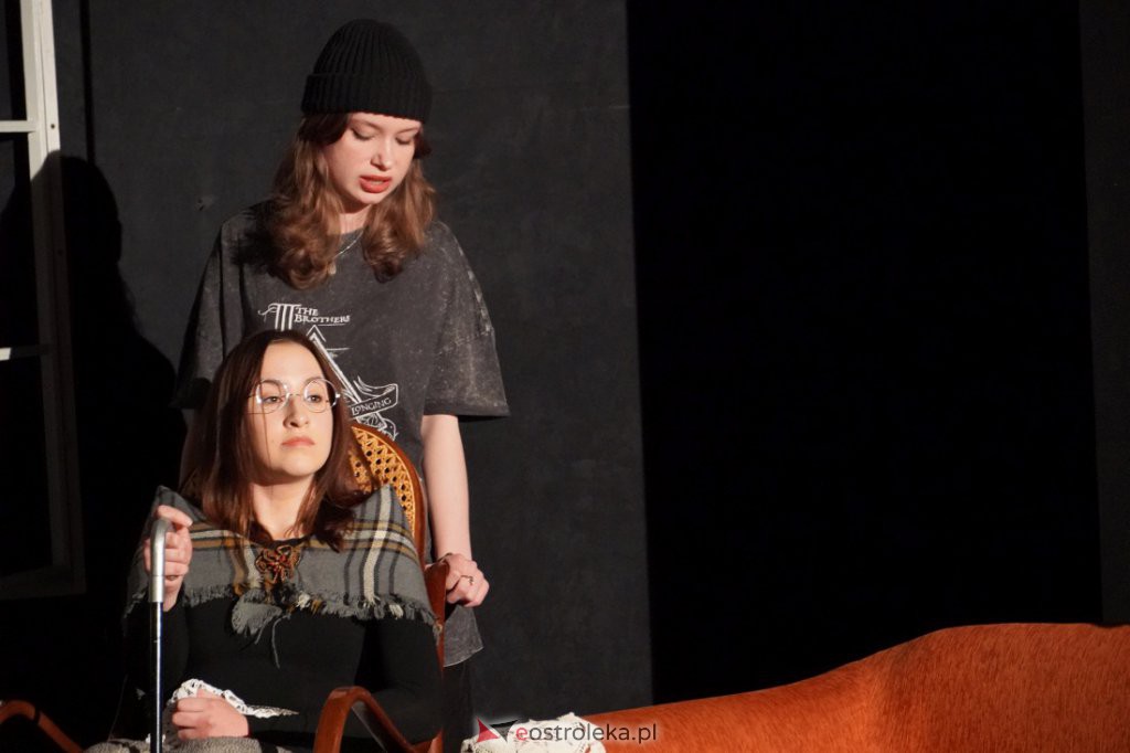 Ostrołęcka Wiosna Teatralna. Na początek Miedzy nami dobrze jest [27.03.2022] - zdjęcie #5 - eOstroleka.pl