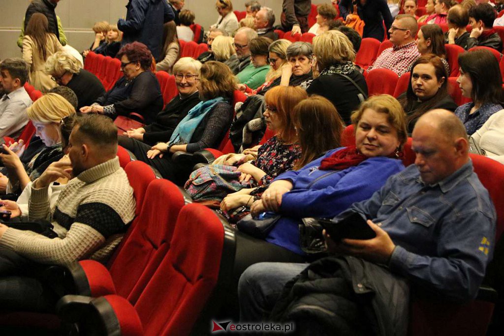 Ostrołęcka Wiosna Teatralna i spektakl „Niebezpieczna gra” [28.03.2022] - zdjęcie #27 - eOstroleka.pl