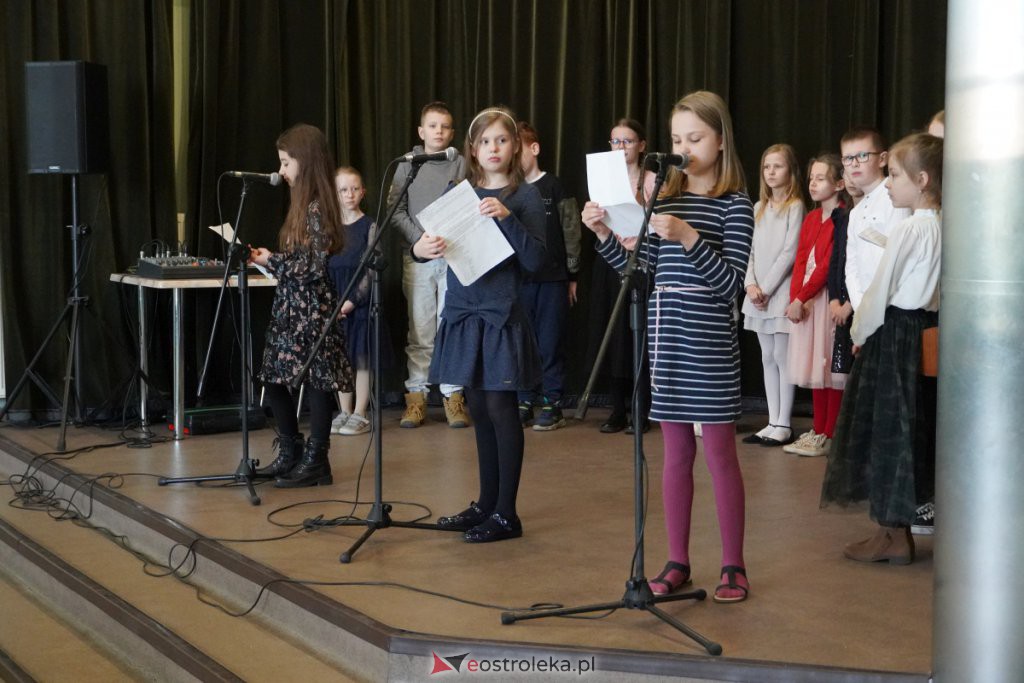 Spotkanie z Justyną Bednarek [31.03.2022] - zdjęcie #44 - eOstroleka.pl