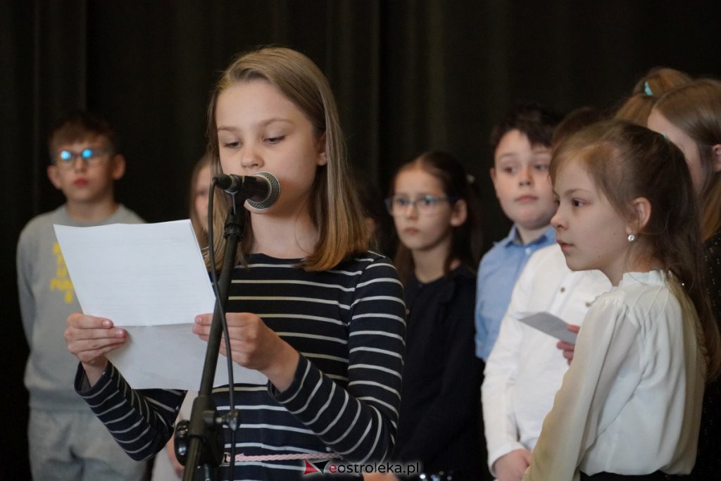 Spotkanie z Justyną Bednarek [31.03.2022] - zdjęcie #42 - eOstroleka.pl