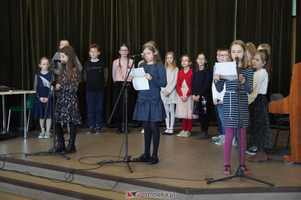 Spotkanie z Justyną Bednarek [31.03.2022] - zdjęcie #40 - eOstroleka.pl