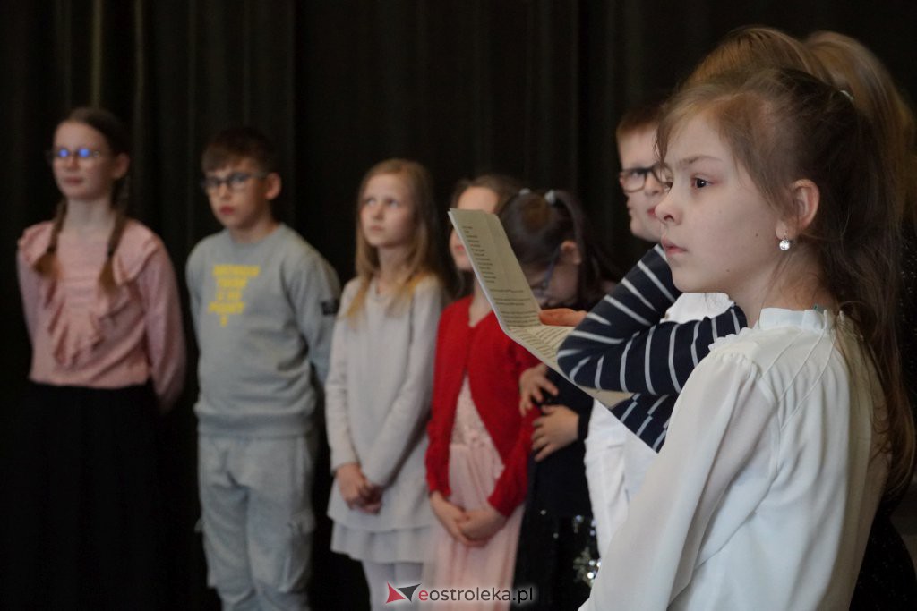 Spotkanie z Justyną Bednarek [31.03.2022] - zdjęcie #37 - eOstroleka.pl