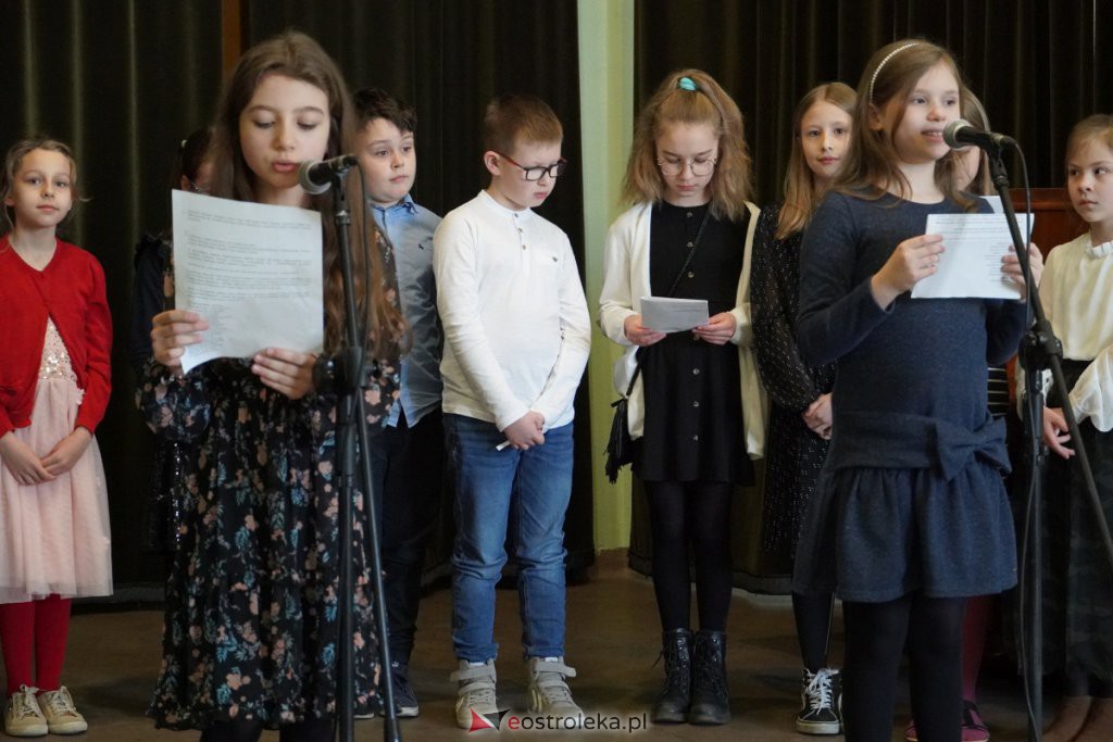 Spotkanie z Justyną Bednarek [31.03.2022] - zdjęcie #32 - eOstroleka.pl