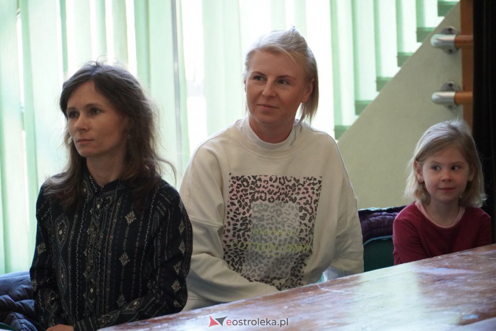 Spotkanie z Justyną Bednarek [31.03.2022] - zdjęcie #23 - eOstroleka.pl