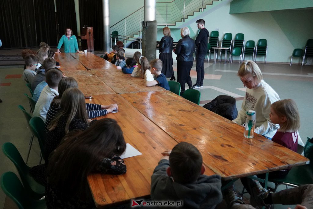 Spotkanie z Justyną Bednarek [31.03.2022] - zdjęcie #11 - eOstroleka.pl