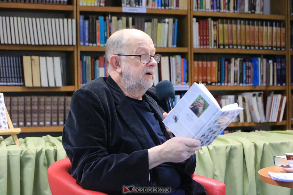 Piotr Mitzner gościem Karola Samsela w ostrołęckiej bibliotece [31.03.2022] - zdjęcie #1 - eOstroleka.pl