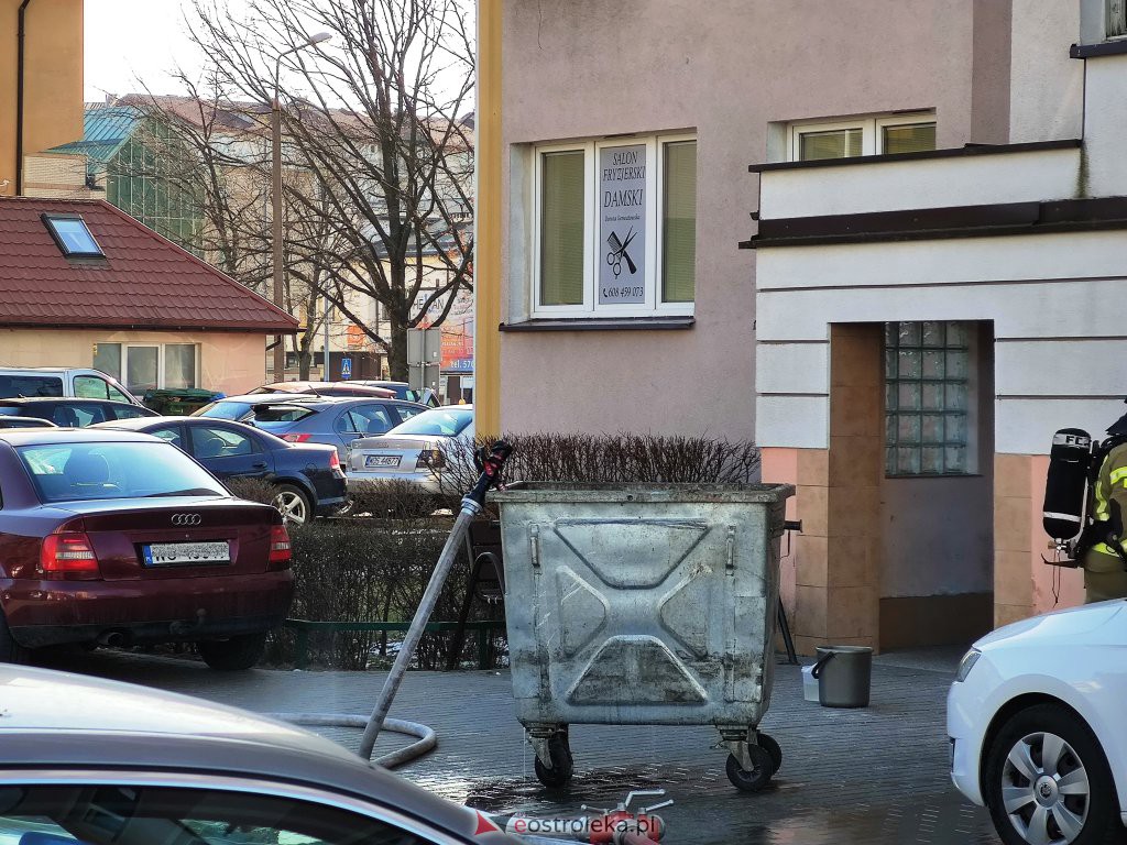 Akcja straży pożarnej przy Goworowskiej [03.04.2022] - zdjęcie #6 - eOstroleka.pl