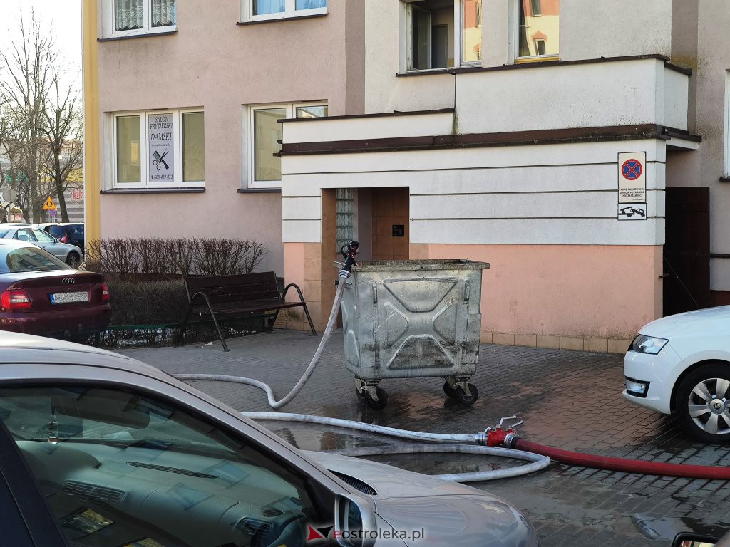 Akcja straży pożarnej przy Goworowskiej [03.04.2022] - zdjęcie #5 - eOstroleka.pl