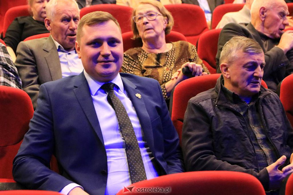 Kabaret Młodych Panów na 20-lecie MOIIB [04.04.2022] - zdjęcie #99 - eOstroleka.pl