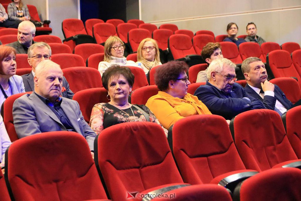 Kabaret Młodych Panów na 20-lecie MOIIB [04.04.2022] - zdjęcie #94 - eOstroleka.pl