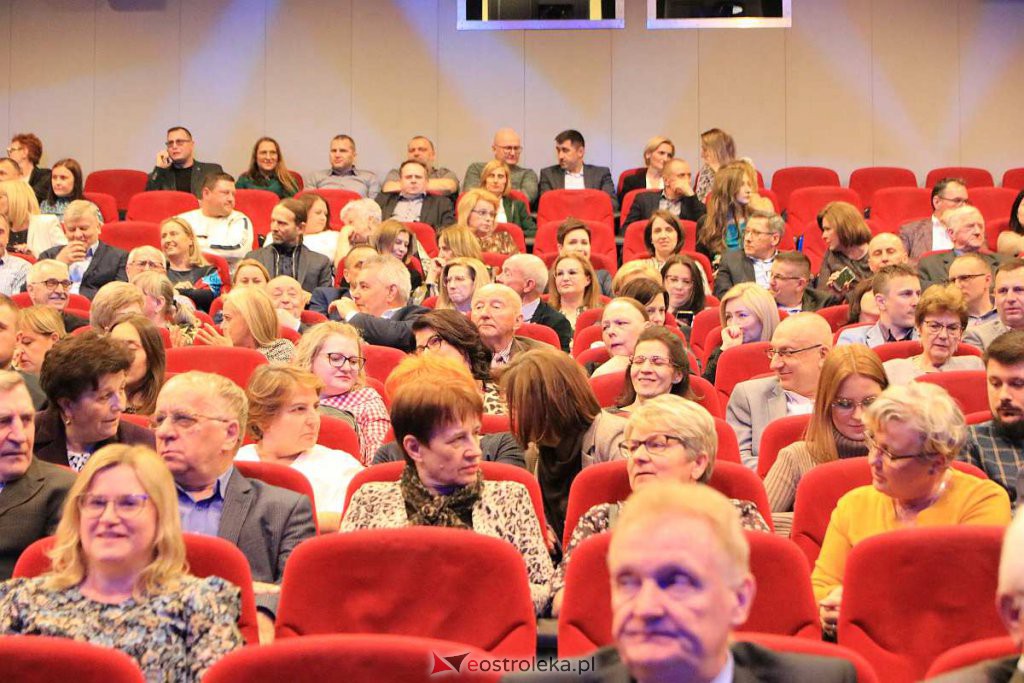 Kabaret Młodych Panów na 20-lecie MOIIB [04.04.2022] - zdjęcie #92 - eOstroleka.pl