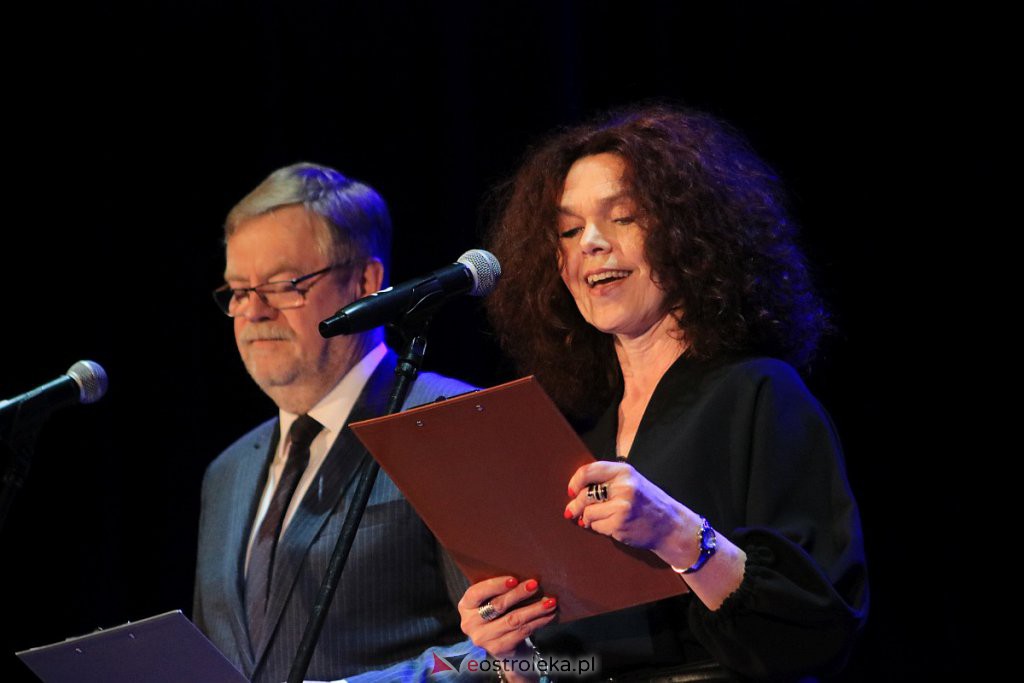 Kabaret Młodych Panów na 20-lecie MOIIB [04.04.2022] - zdjęcie #85 - eOstroleka.pl