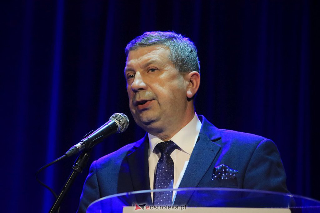 Kabaret Młodych Panów na 20-lecie MOIIB [04.04.2022] - zdjęcie #79 - eOstroleka.pl