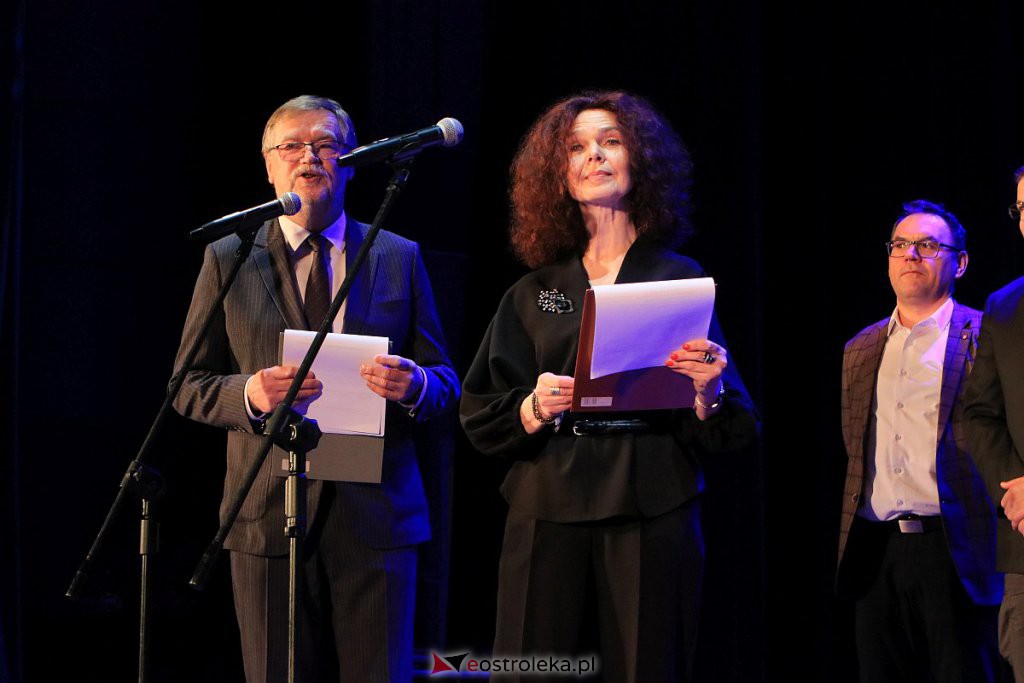 Kabaret Młodych Panów na 20-lecie MOIIB [04.04.2022] - zdjęcie #67 - eOstroleka.pl