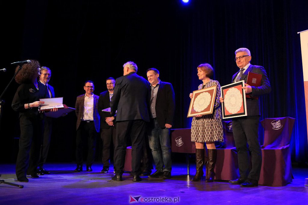 Kabaret Młodych Panów na 20-lecie MOIIB [04.04.2022] - zdjęcie #61 - eOstroleka.pl