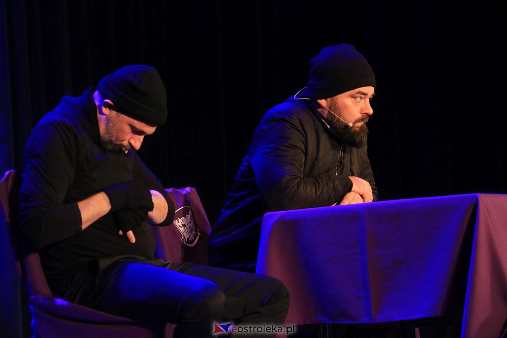 Kabaret Młodych Panów na 20-lecie MOIIB [04.04.2022] - zdjęcie #40 - eOstroleka.pl