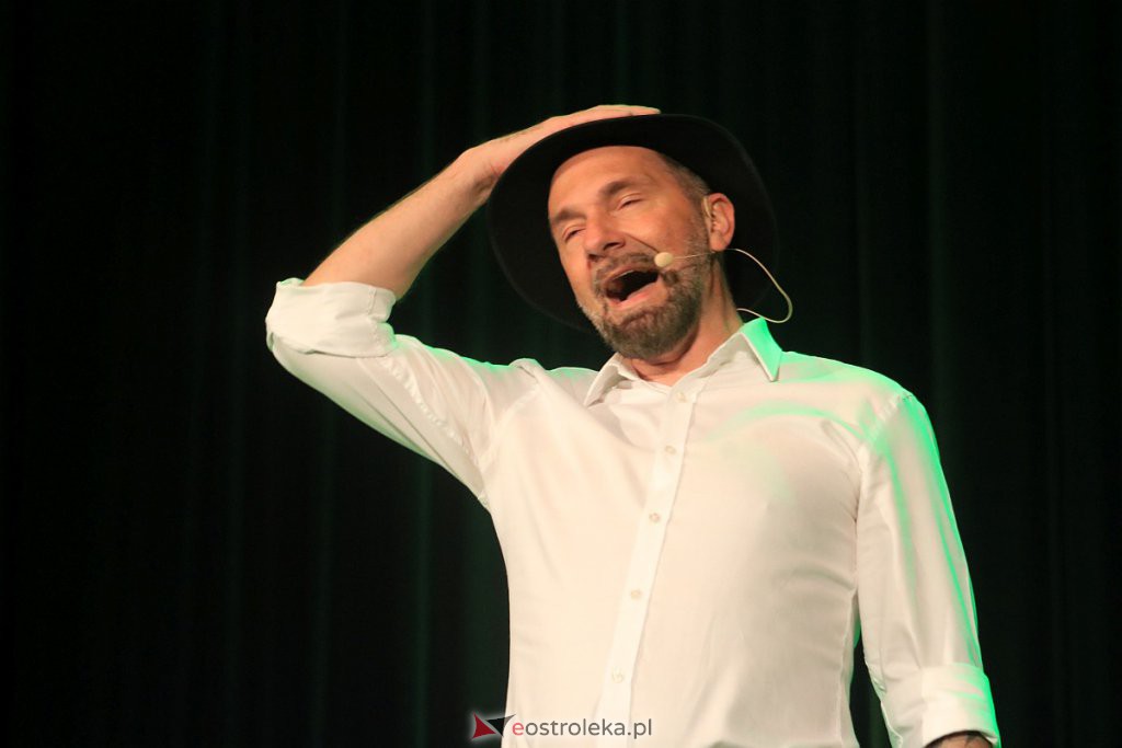 Kabaret Młodych Panów na 20-lecie MOIIB [04.04.2022] - zdjęcie #27 - eOstroleka.pl