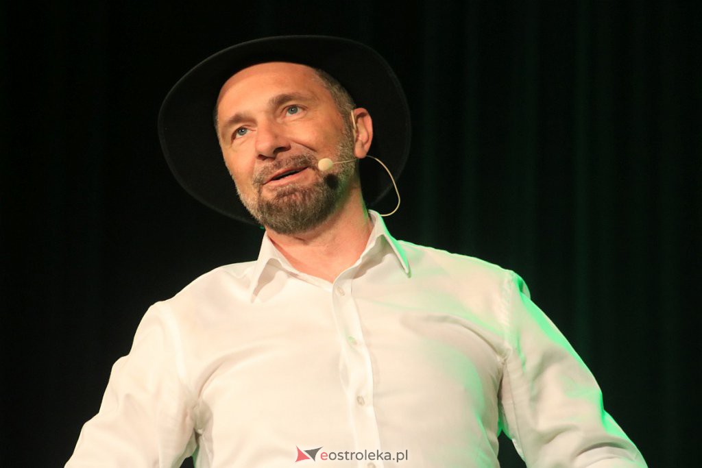Kabaret Młodych Panów na 20-lecie MOIIB [04.04.2022] - zdjęcie #24 - eOstroleka.pl