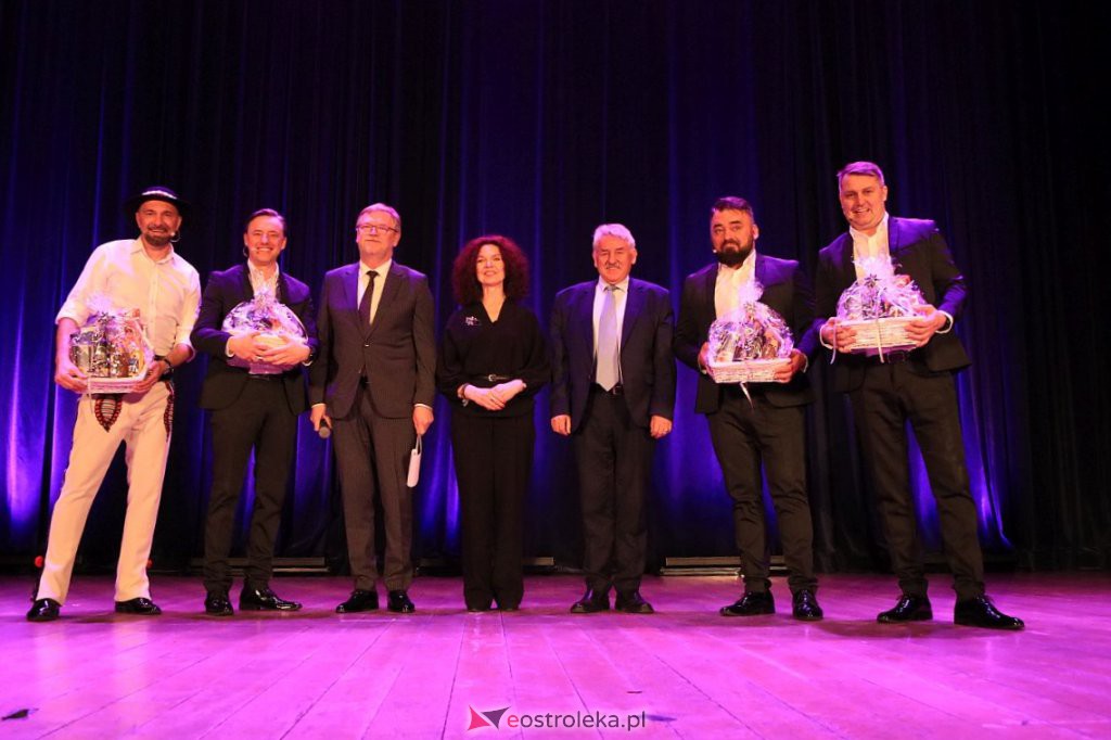 Kabaret Młodych Panów na 20-lecie MOIIB [04.04.2022] - zdjęcie #1 - eOstroleka.pl
