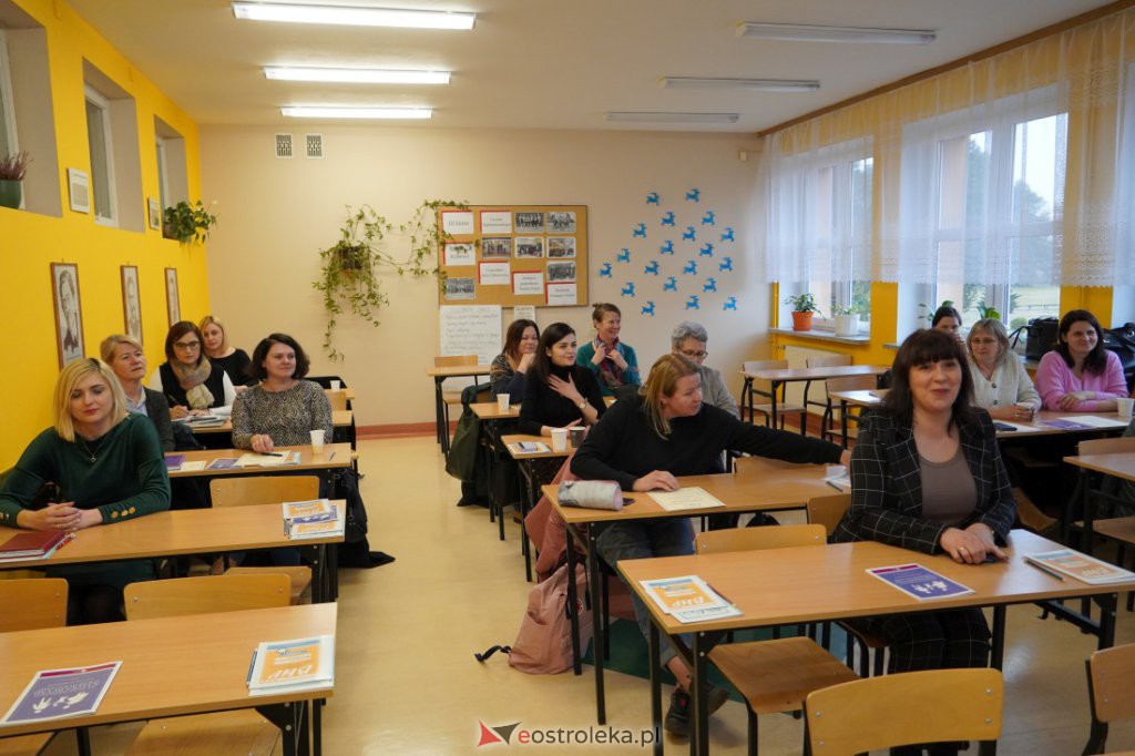 Warsztaty „Jak wspierać dzieci w sytuacji wojny? [06.04.2022] - zdjęcie #11 - eOstroleka.pl