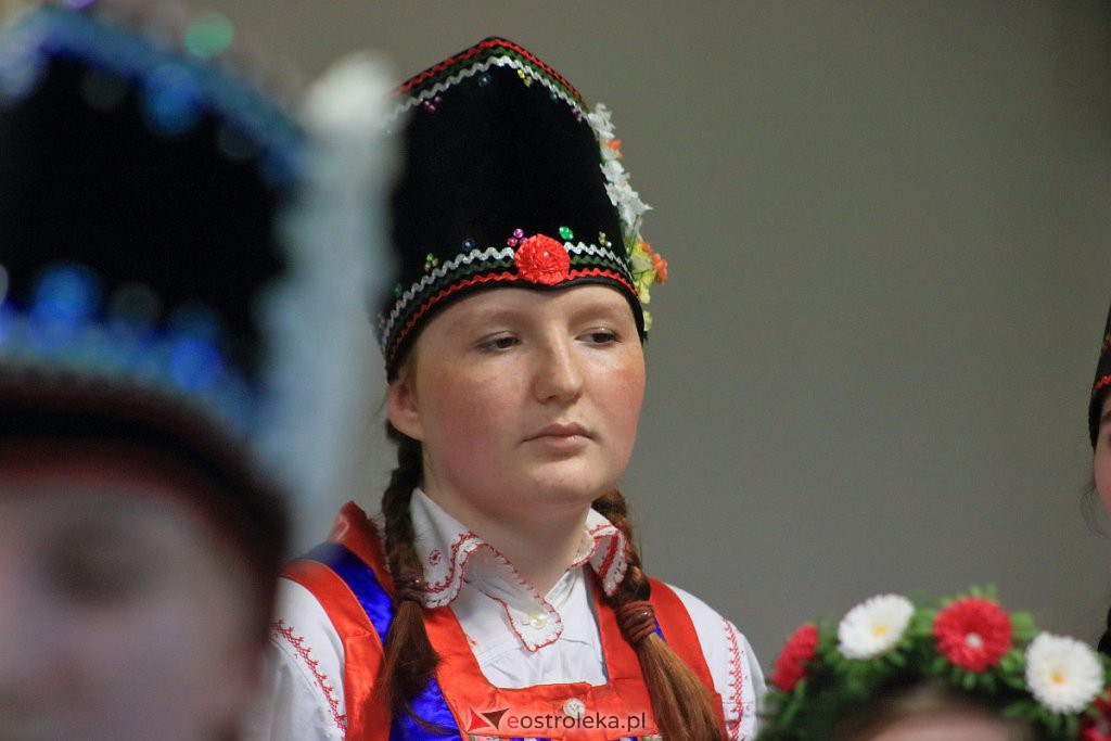 Koncert na kurpiowską nutę i przedświąteczny kiermasz w gmachu Gomulickiego [07.03.2022] - zdjęcie #14 - eOstroleka.pl