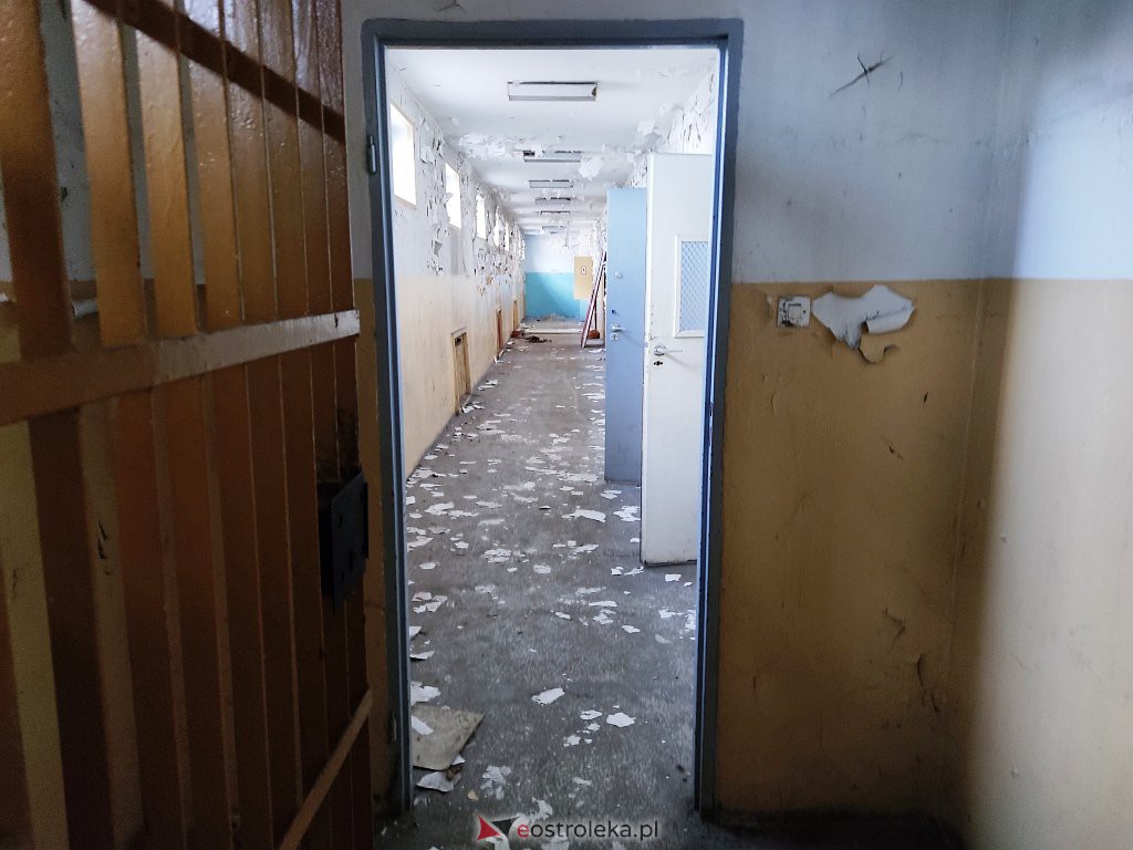 Opuszczona komenda policji - kwiecień 2022 r. - zdjęcie #34 - eOstroleka.pl