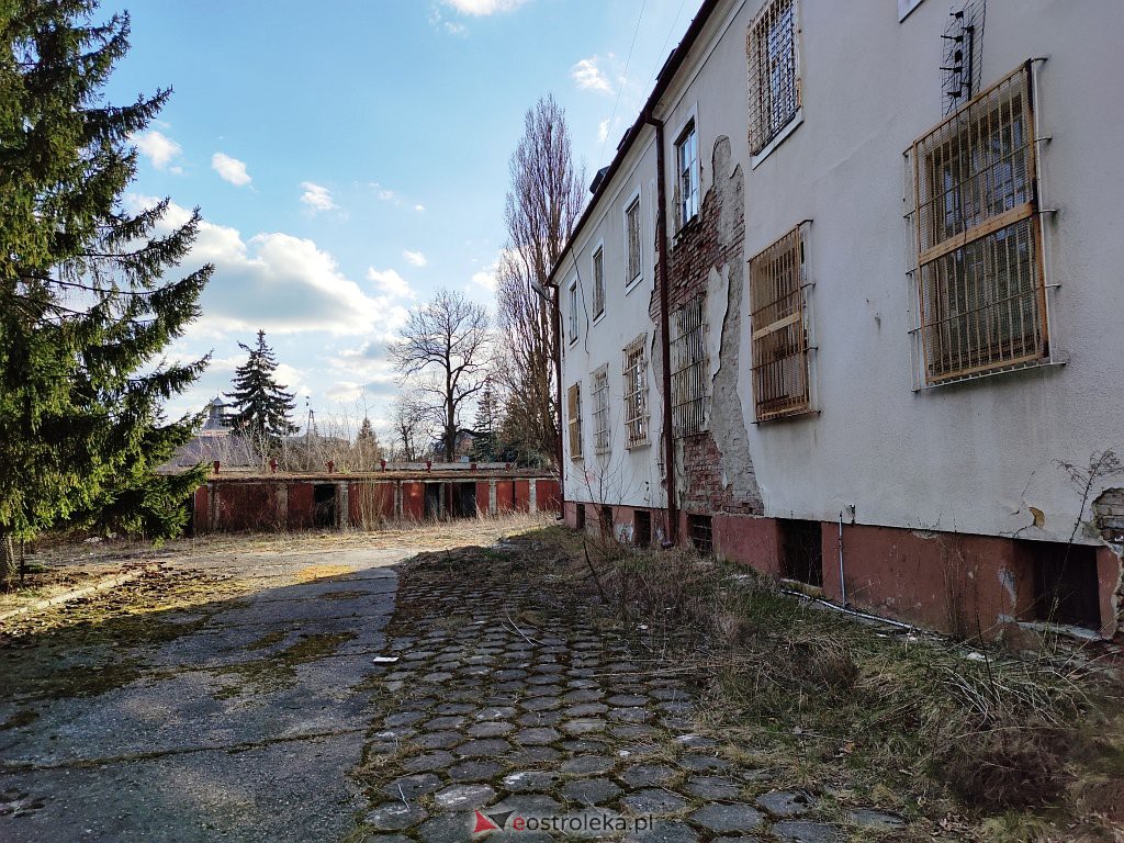 Opuszczona komenda policji - kwiecień 2022 r. - zdjęcie #26 - eOstroleka.pl