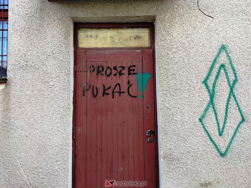 Opuszczona komenda policji - kwiecień 2022 r. - zdjęcie #19 - eOstroleka.pl
