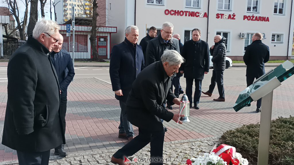 Rocznica katastrofy smoleńskiej [10.04.2022] - zdjęcie #6 - eOstroleka.pl