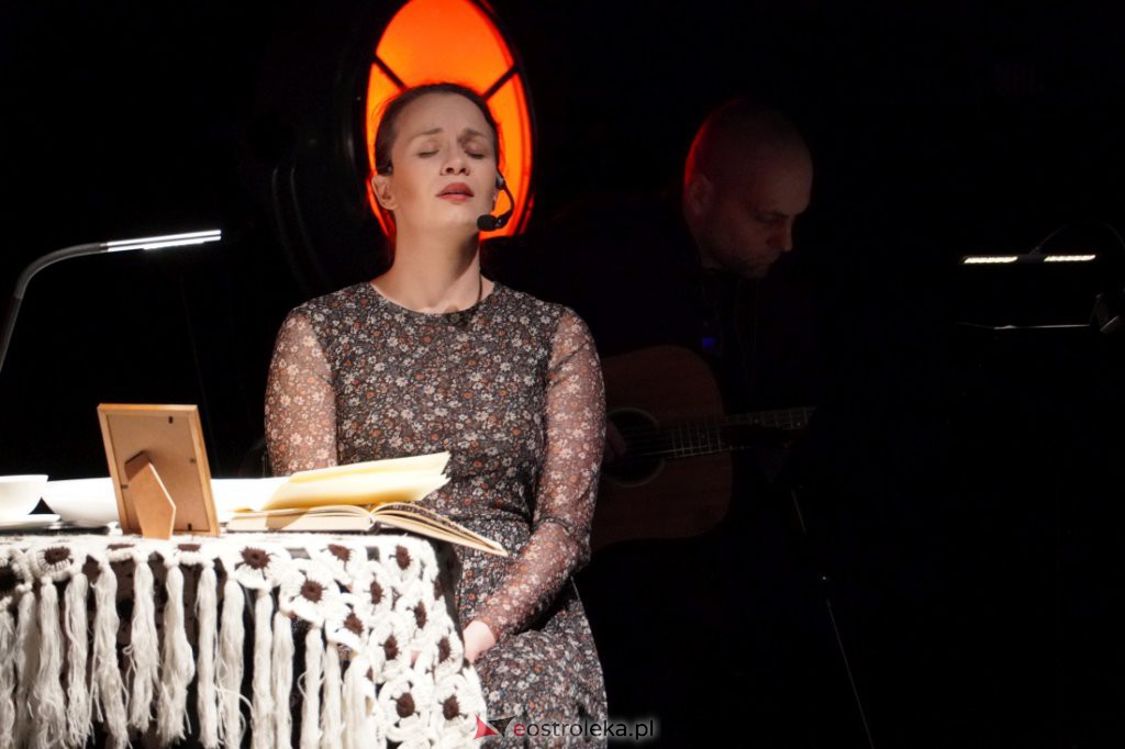 „Ocalony przez poezję” – koncert pamięci Jerzego Kozarzewskiego w MŻW [10.04.2022] - zdjęcie #16 - eOstroleka.pl