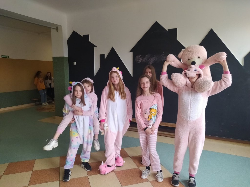 Piżamowy dzień w Szkole Podstawowej Nr 6 - zdjęcie #9 - eOstroleka.pl