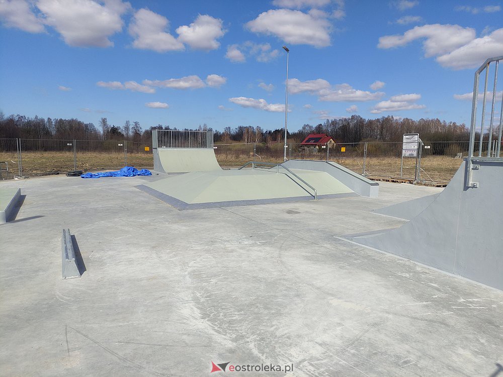 Budowa skateparku w Rzekuniu na finiszu. Kiedy otwarcie obiektu? [12.04.2022] - zdjęcie #1 - eOstroleka.pl