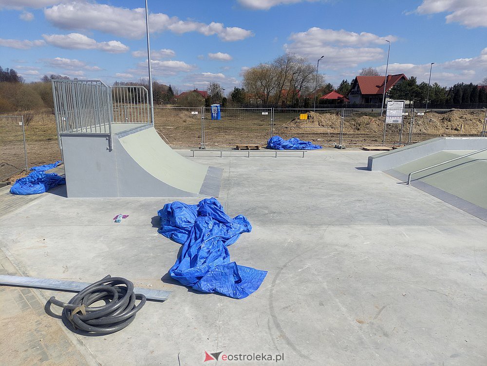 Budowa skateparku w Rzekuniu na finiszu. Kiedy otwarcie obiektu? [12.04.2022] - zdjęcie #7 - eOstroleka.pl