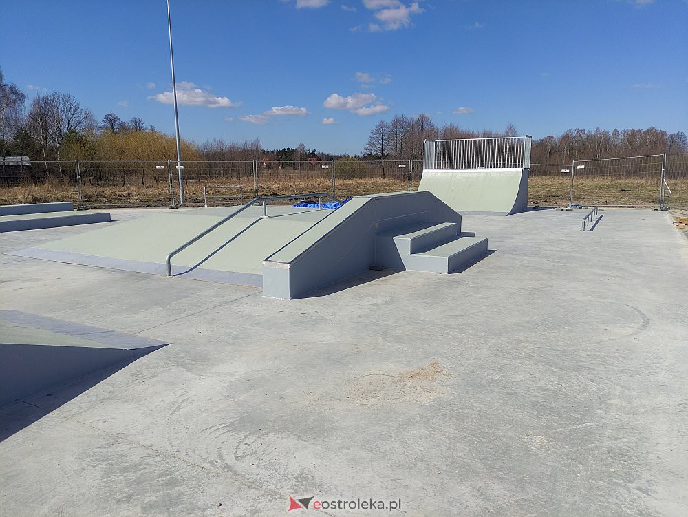 Budowa skateparku w Rzekuniu na finiszu. Kiedy otwarcie obiektu? [12.04.2022] - zdjęcie #3 - eOstroleka.pl