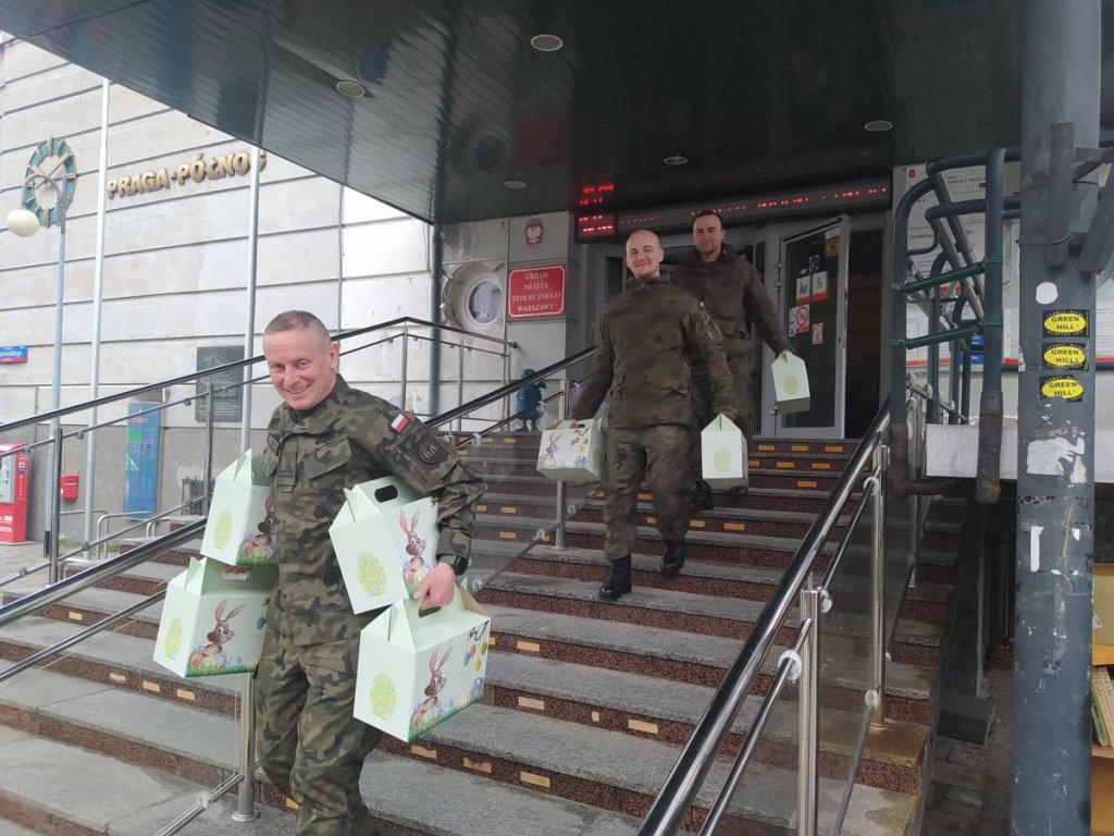 Paczka dla Kombatanta: Żołnierze 5 Mazowieckiej Brygady Obrony Terytorialnej odwiedzili kombatantów - zdjęcie #2 - eOstroleka.pl