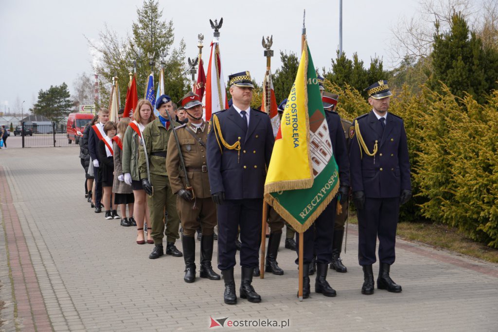 Miejskie obchody 82. rocznicy Zbrodni Katyńskiej [13.04.2022] - zdjęcie #59 - eOstroleka.pl