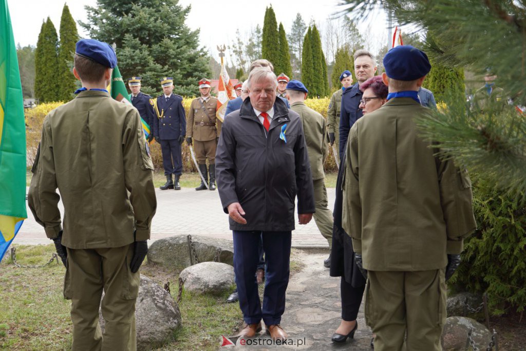 Miejskie obchody 82. rocznicy Zbrodni Katyńskiej [13.04.2022] - zdjęcie #40 - eOstroleka.pl