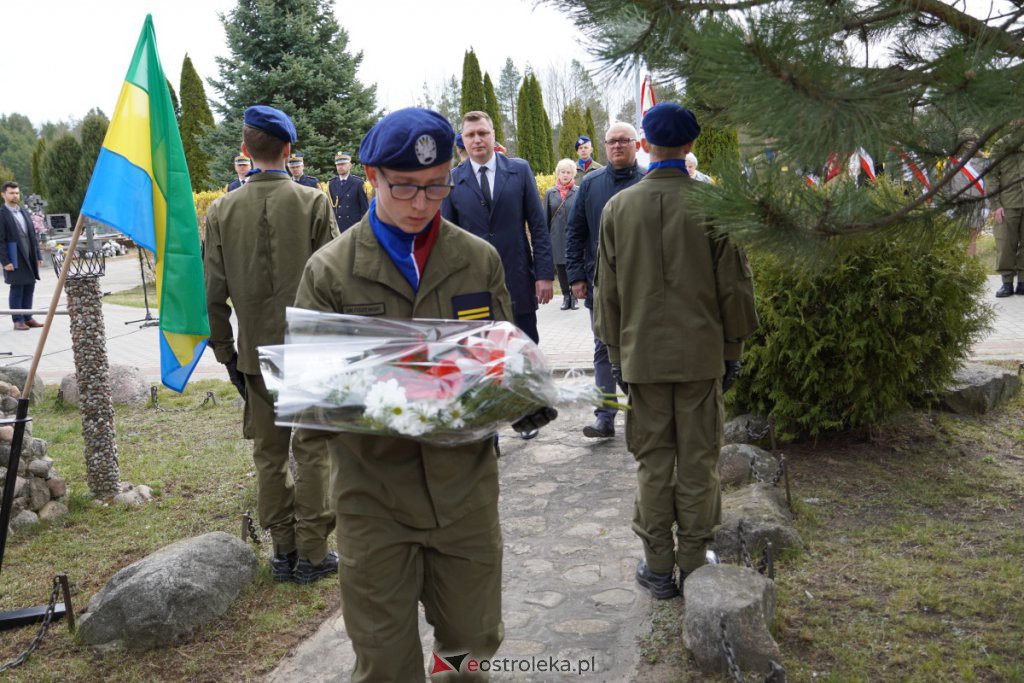Miejskie obchody 82. rocznicy Zbrodni Katyńskiej [13.04.2022] - zdjęcie #36 - eOstroleka.pl
