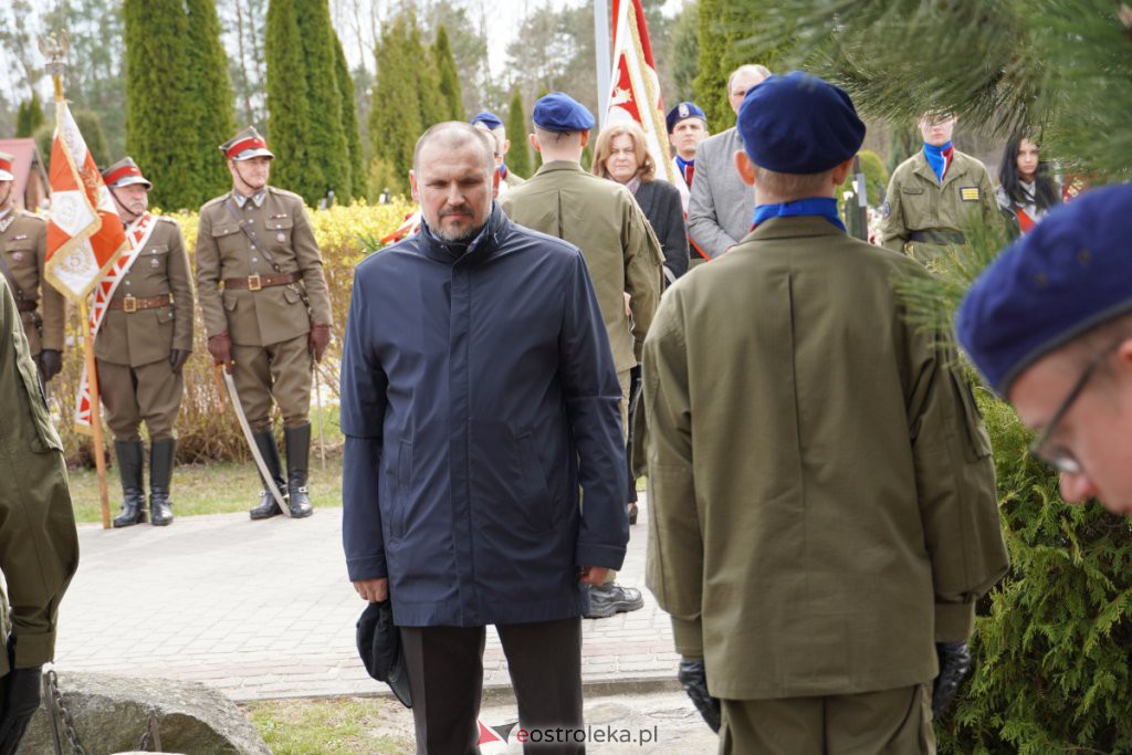 Miejskie obchody 82. rocznicy Zbrodni Katyńskiej [13.04.2022] - zdjęcie #30 - eOstroleka.pl
