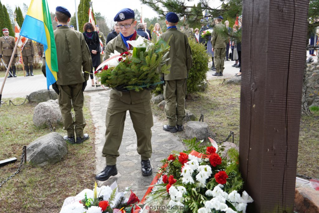 Miejskie obchody 82. rocznicy Zbrodni Katyńskiej [13.04.2022] - zdjęcie #22 - eOstroleka.pl