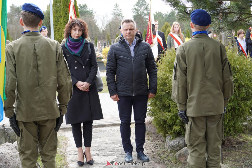 Miejskie obchody 82. rocznicy Zbrodni Katyńskiej [13.04.2022] - zdjęcie #21 - eOstroleka.pl