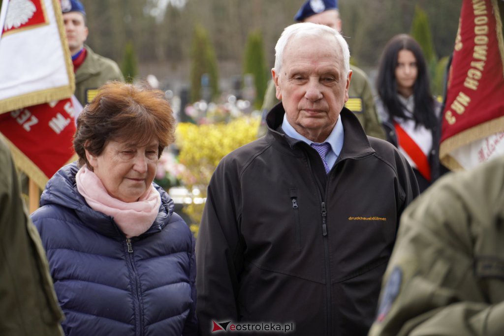 Miejskie obchody 82. rocznicy Zbrodni Katyńskiej [13.04.2022] - zdjęcie #17 - eOstroleka.pl