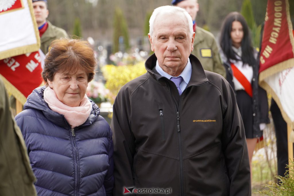 Miejskie obchody 82. rocznicy Zbrodni Katyńskiej [13.04.2022] - zdjęcie #16 - eOstroleka.pl