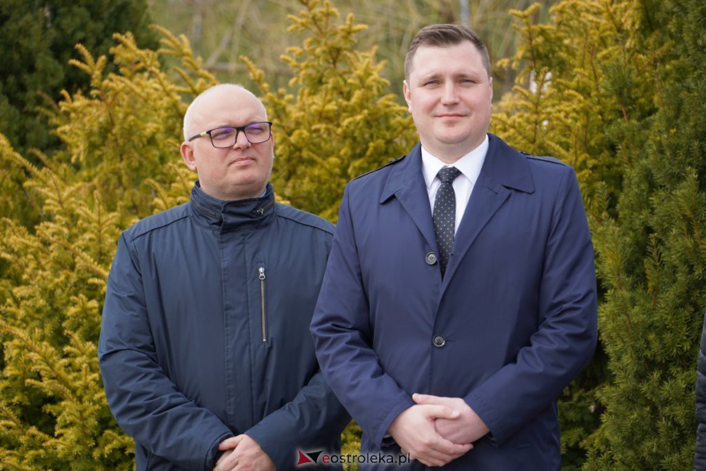 Miejskie obchody 82. rocznicy Zbrodni Katyńskiej [13.04.2022] - zdjęcie #14 - eOstroleka.pl