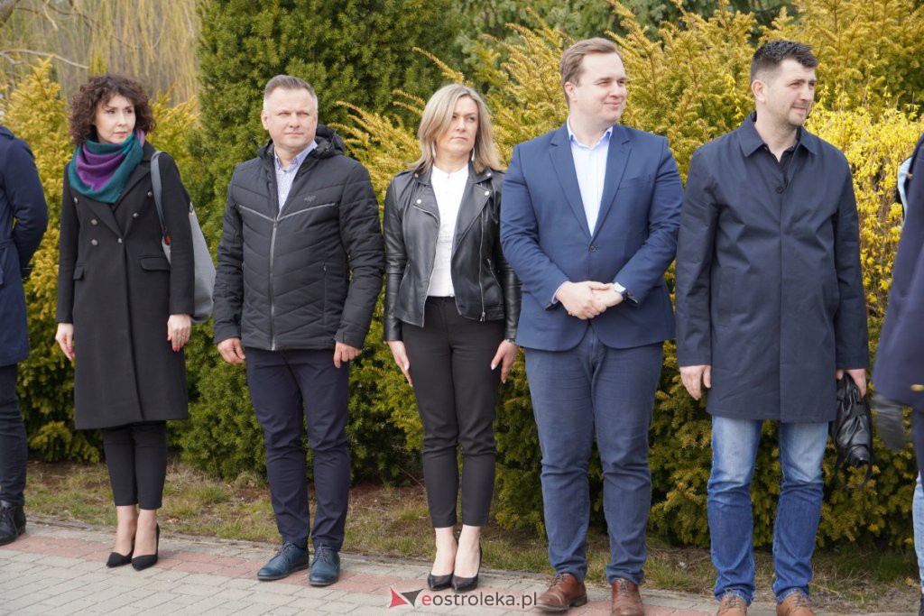 Miejskie obchody 82. rocznicy Zbrodni Katyńskiej [13.04.2022] - zdjęcie #13 - eOstroleka.pl