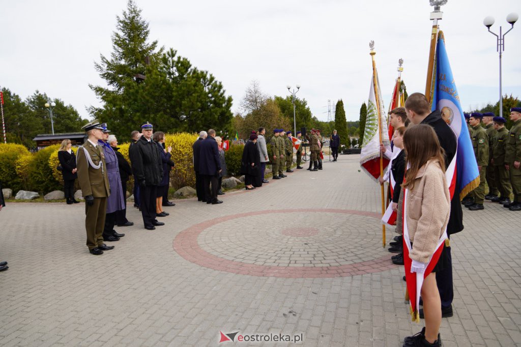 Miejskie obchody 82. rocznicy Zbrodni Katyńskiej [13.04.2022] - zdjęcie #12 - eOstroleka.pl