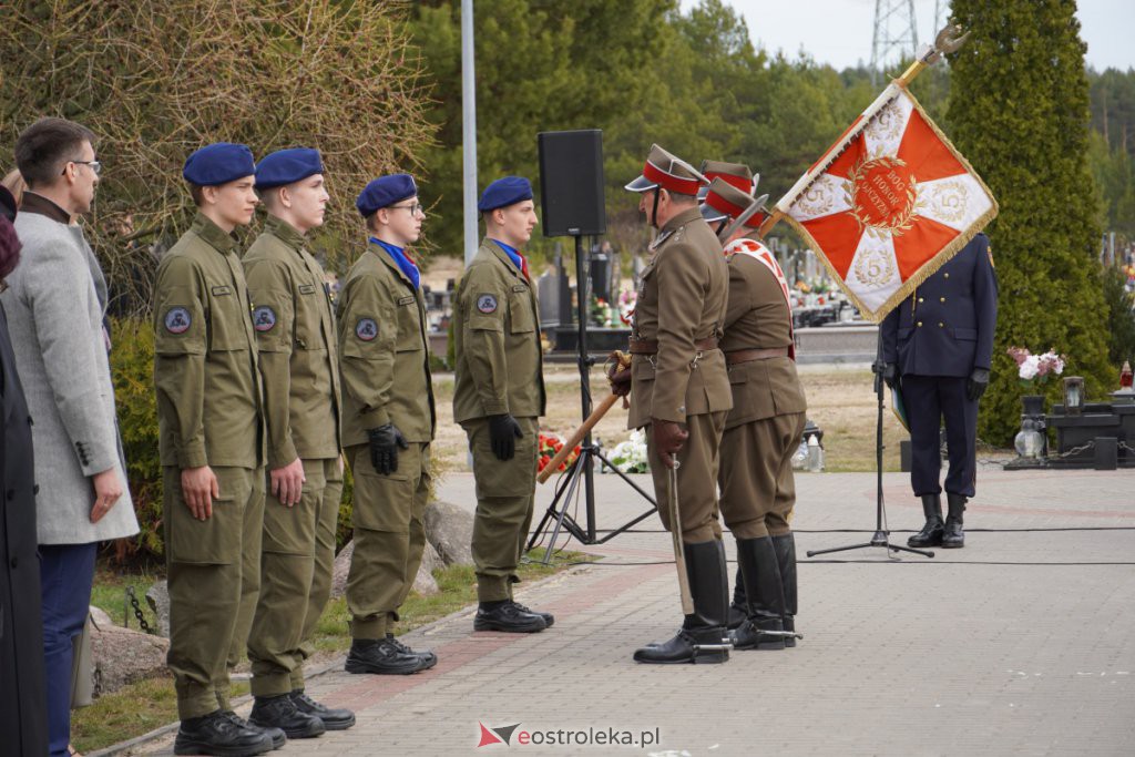 Miejskie obchody 82. rocznicy Zbrodni Katyńskiej [13.04.2022] - zdjęcie #11 - eOstroleka.pl